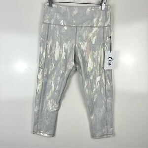 NEW ZYIA Metallic Silver Camo Pocket Light n Tight High Rise Capri Leggings 8-10